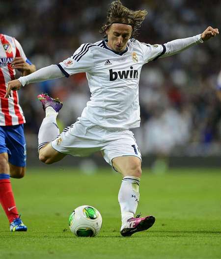 传奇奥斯卡满血复活看海港亚冠 球迷喊队危 ！速归！