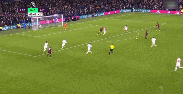 近8次代表西班牙出战正式比赛，奥亚萨瓦尔贡献7球6助攻