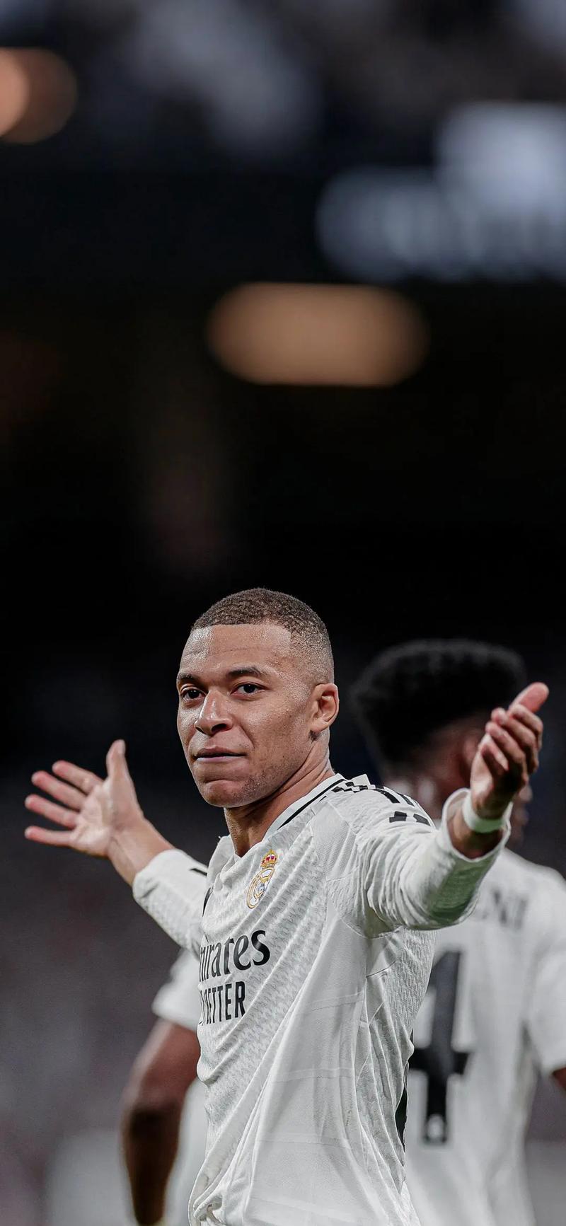 奥斯卡报平安：感谢球迷们的祝福和留言，我没事的