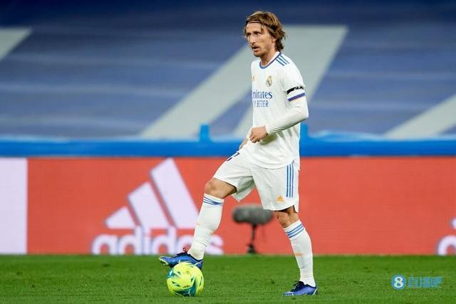 林诗栋2比1胜张本智和，国乒混团世界杯三连冠